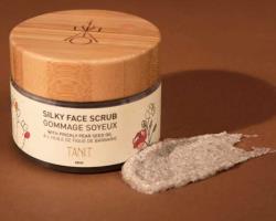 Le gommage soyeux (exfoliant visage)